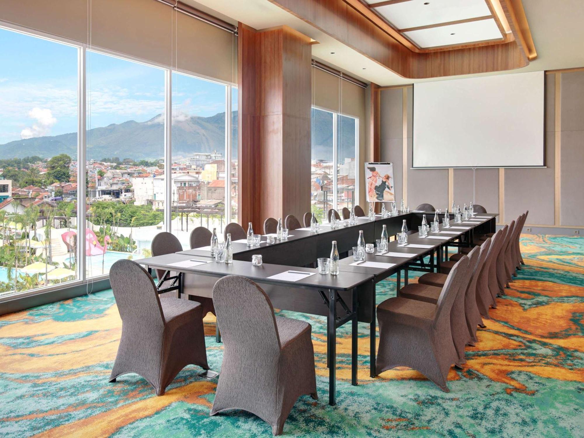 Mercure Garut City Center エクステリア 写真